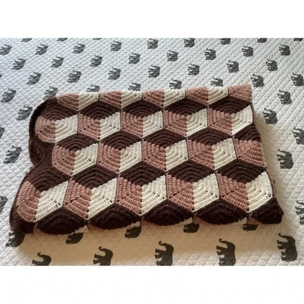 Vintage Handmade Crochet Afghan Blanket Geometric 3D Cube Pattern‎ Brown Tan Wht